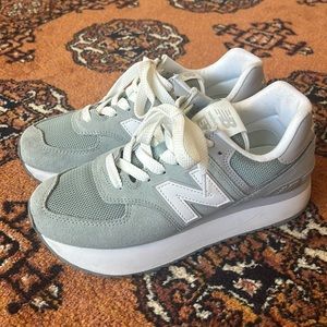 Green size 8.5 women’s New Balance